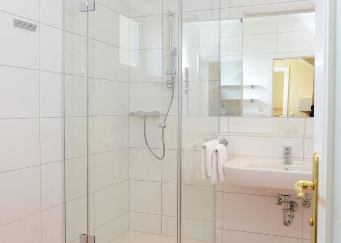 Bad Symbolbild - FEWO BIRKE Bad Juniorsute 2