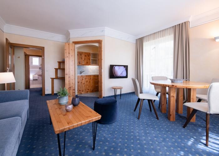 Ferienwohnung ZIRBE - für Gesundheitsbewusste, Wohnzimmer mit Essbereich KPH_9645