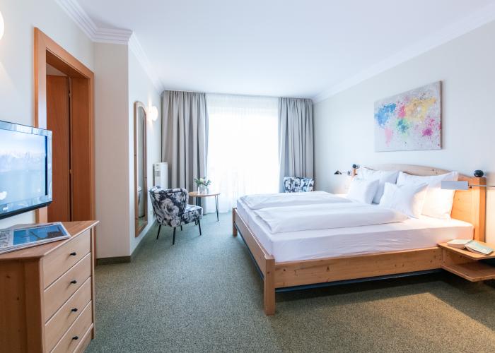 DZ Augenweide 24 m² - mit Südbalkon und direktem Seeblick  KPH_9504